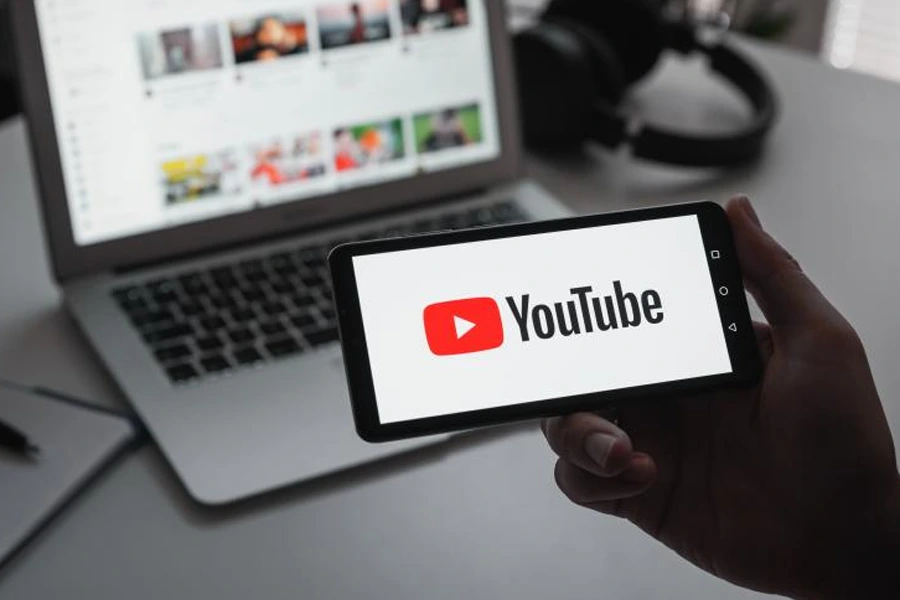 Nova política do YouTube vai desmonetizar conteúdo gerado por IA